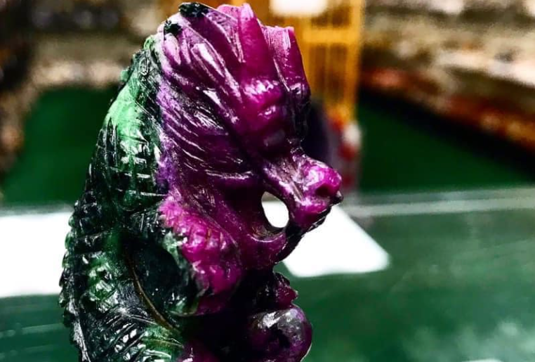 Look at this Ruby & Zoisite carving isn't it cool? But what it Ruby Zoisite?
