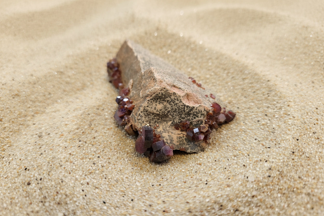 Vanadinite, Mibladen Morocco, 8x5x2.5cm 92gr
