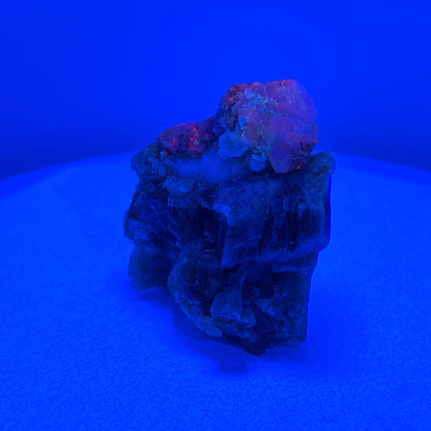 Fluorescent Hackmanite & Calcite on Quartz, Pakistan, 120.42gr