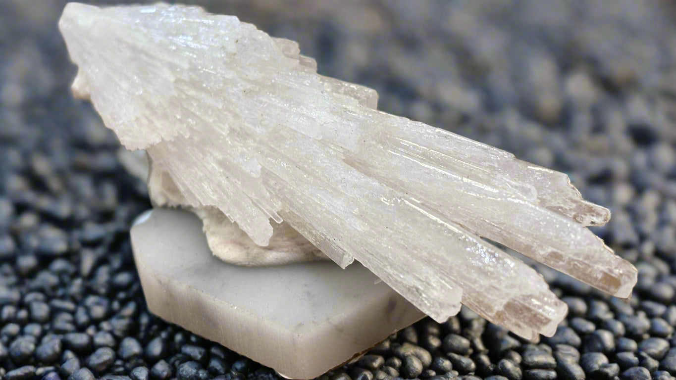 Scolecite Deccan Basalt on base, Aurangabad, Maharashtra, India, 60.84gr.