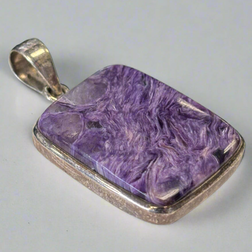 Purple Charolite Pendant set in Sterling Silver, 12.9gr.
