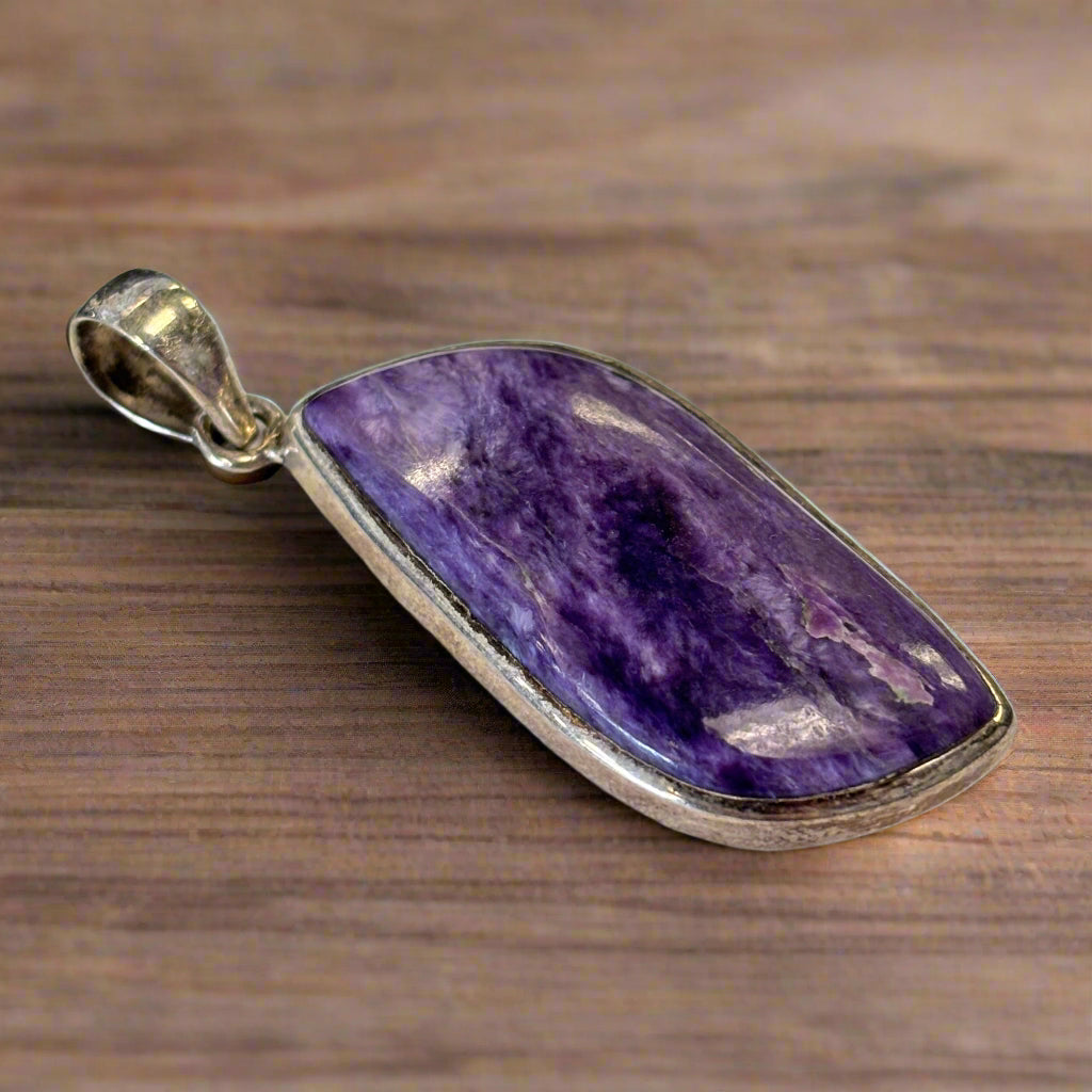 Charolite Pendant set in Sterling Silver, 10.39gr.
