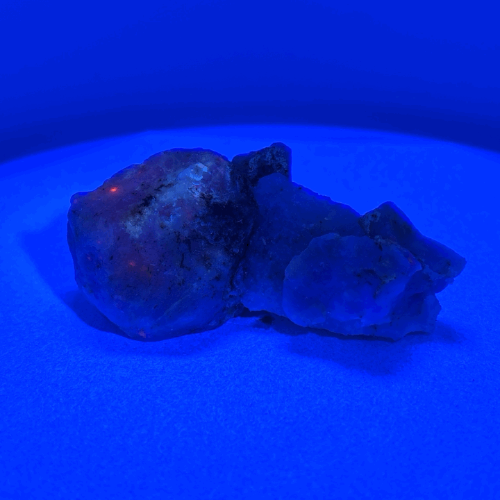 Fluorescent Hackmanite on Quartz, Pakistan, 100.09gr