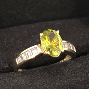 14k, 8x6mm Nat Peridot & CZ, Size 7