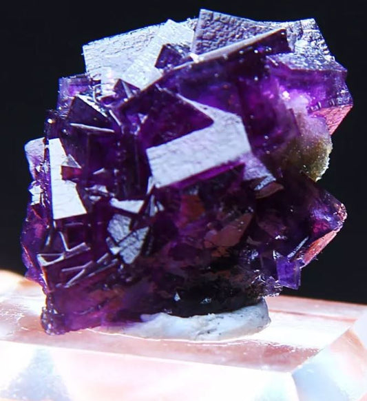 Time to learn about cubic purple phantom fluorite specimens from Tongling, Anhui Province! Lets learn where it's mined, how it forms, and what it's used for!
