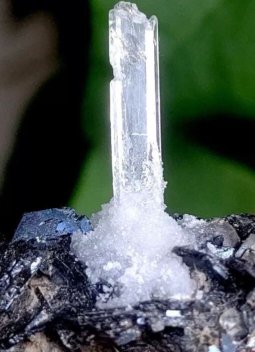 Ever seen Aquamarine on Hematite from Pakistan? How does this form even though the components require different conditions?
