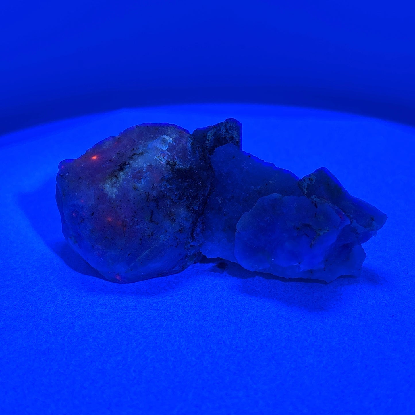Fluorescent Hackmanite on Quartz, Pakistan, 100.09gr