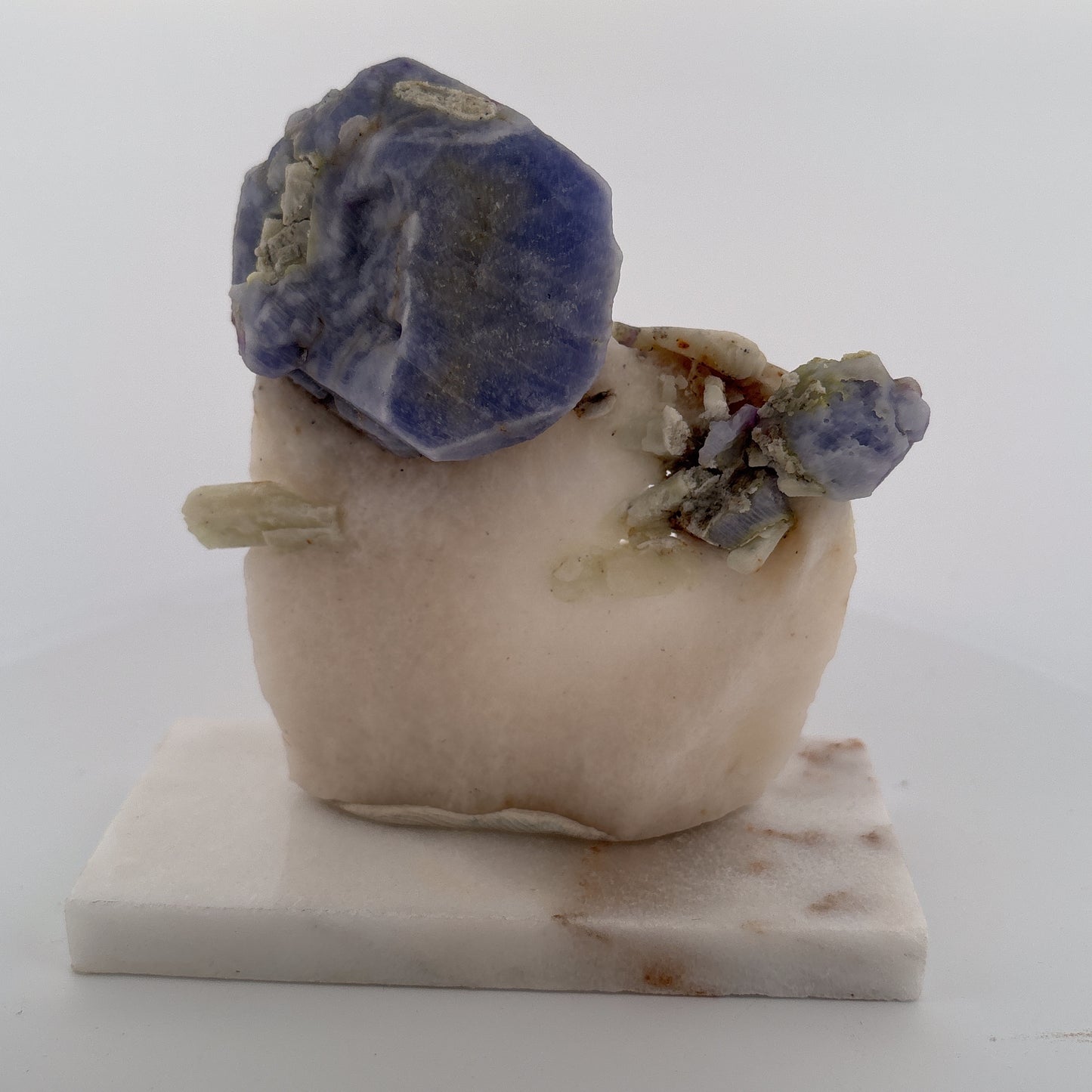 Fluorescent Hackmanite & Calcite on Quartz, Pakistan, 183.74gr