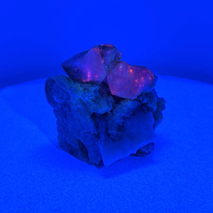 Fluorescent Hackmanite & Calcite on Quartz, Pakistan, 120.42gr