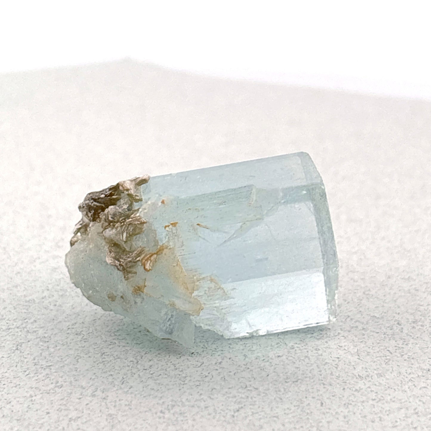 Aquamarine Crystal with Mica, Pakistan, 22.18gr, 33x20x18mm