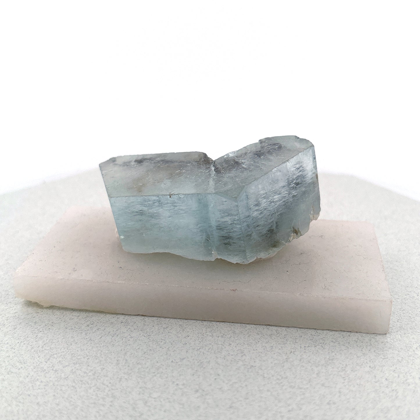 Aquamarine with Mica, Pakistan, 464.1ct, 86x40x25mm