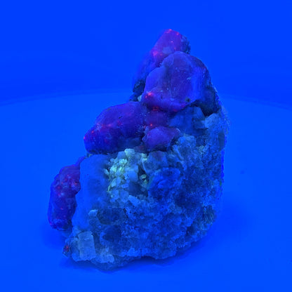 Fluorescent Hackmanite Quartz, Pakistan, 130.50gr