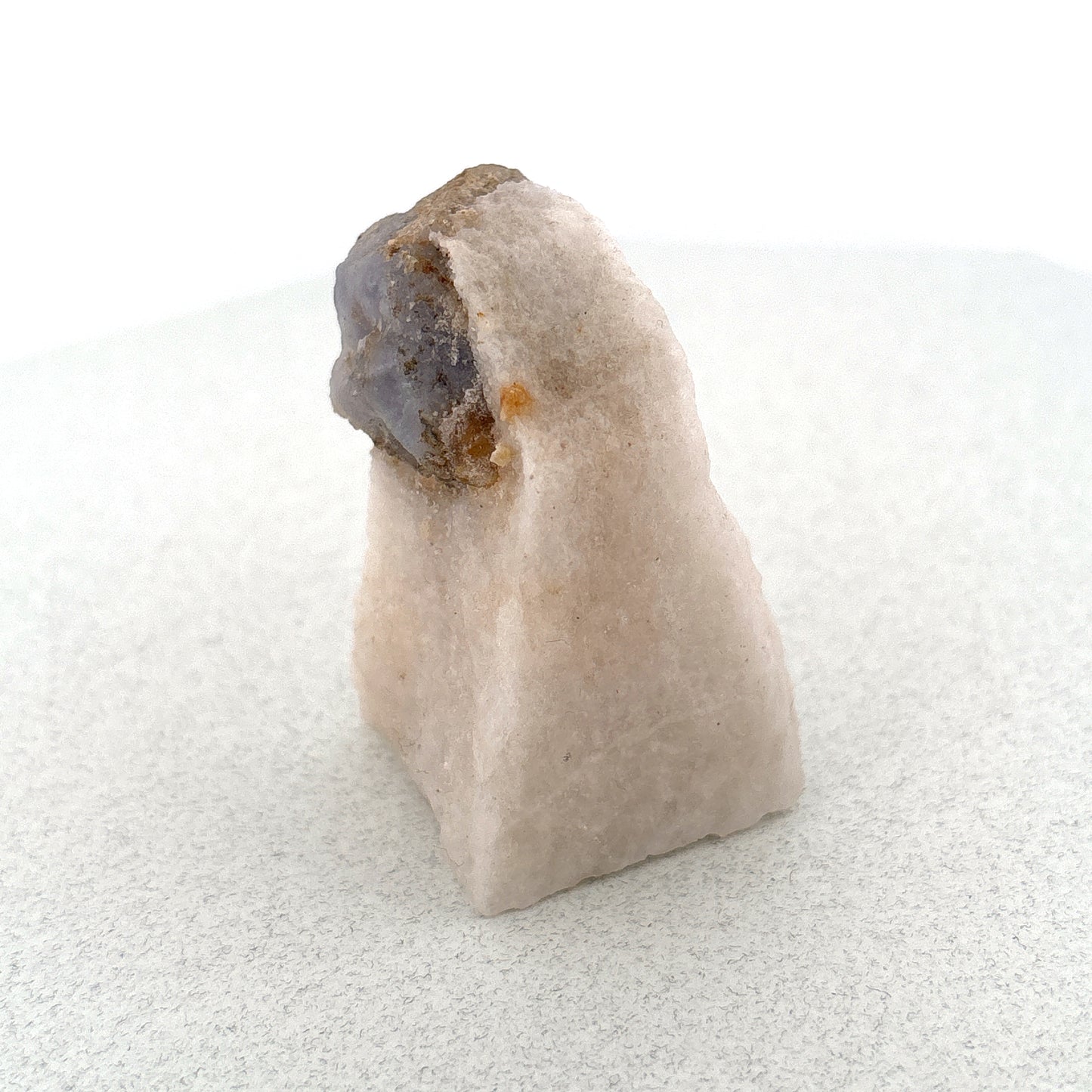 Fluorescent Hackmanite on Quartz, 71.15gr, 30x32x46mm