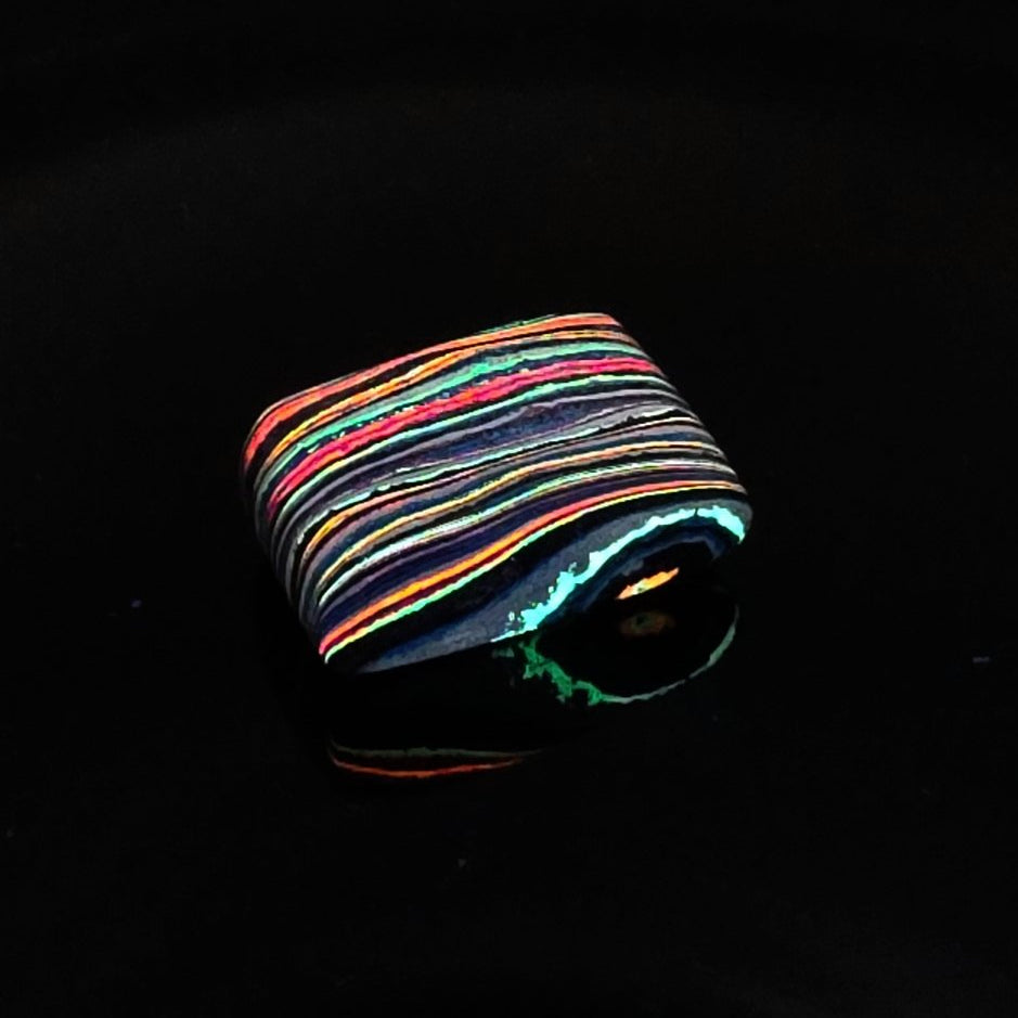 Funkrite Free From Cabocheon “Fordite” Galveston, TX, 28x17x12mm, 35.94ct - HIGHLY FLOURESCENT