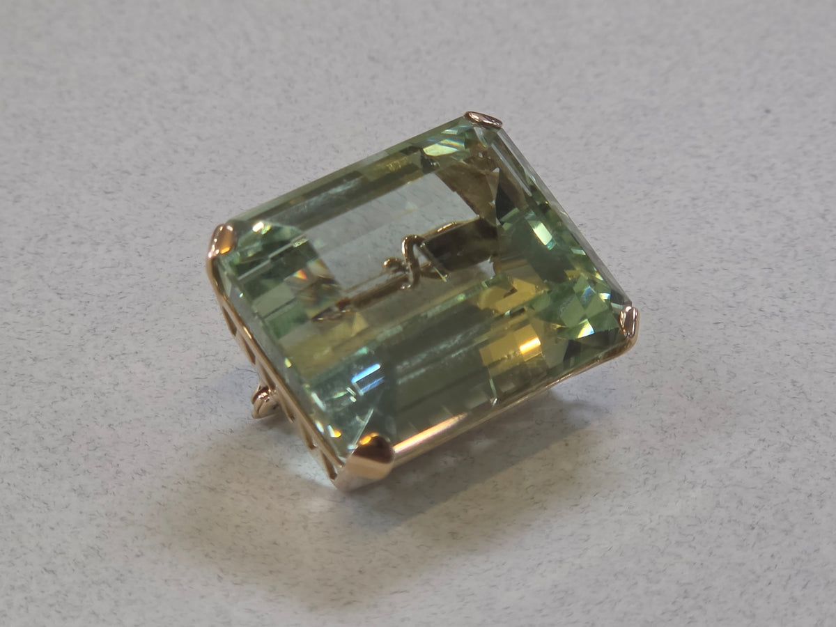 Antiuqe 14k Helidor "Beryl" Broach, 24x20mm 16-17ct estimated weight, Yellow Gold