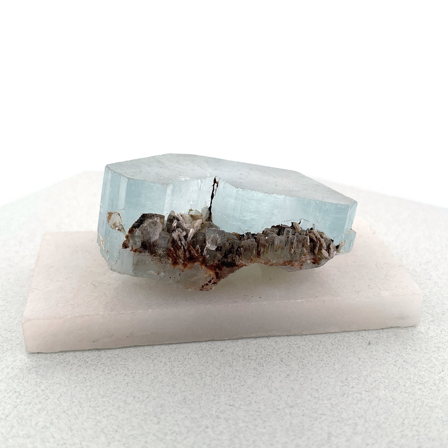 Aquamarine with Mica, Pakistan, 464.1ct, 86x40x25mm