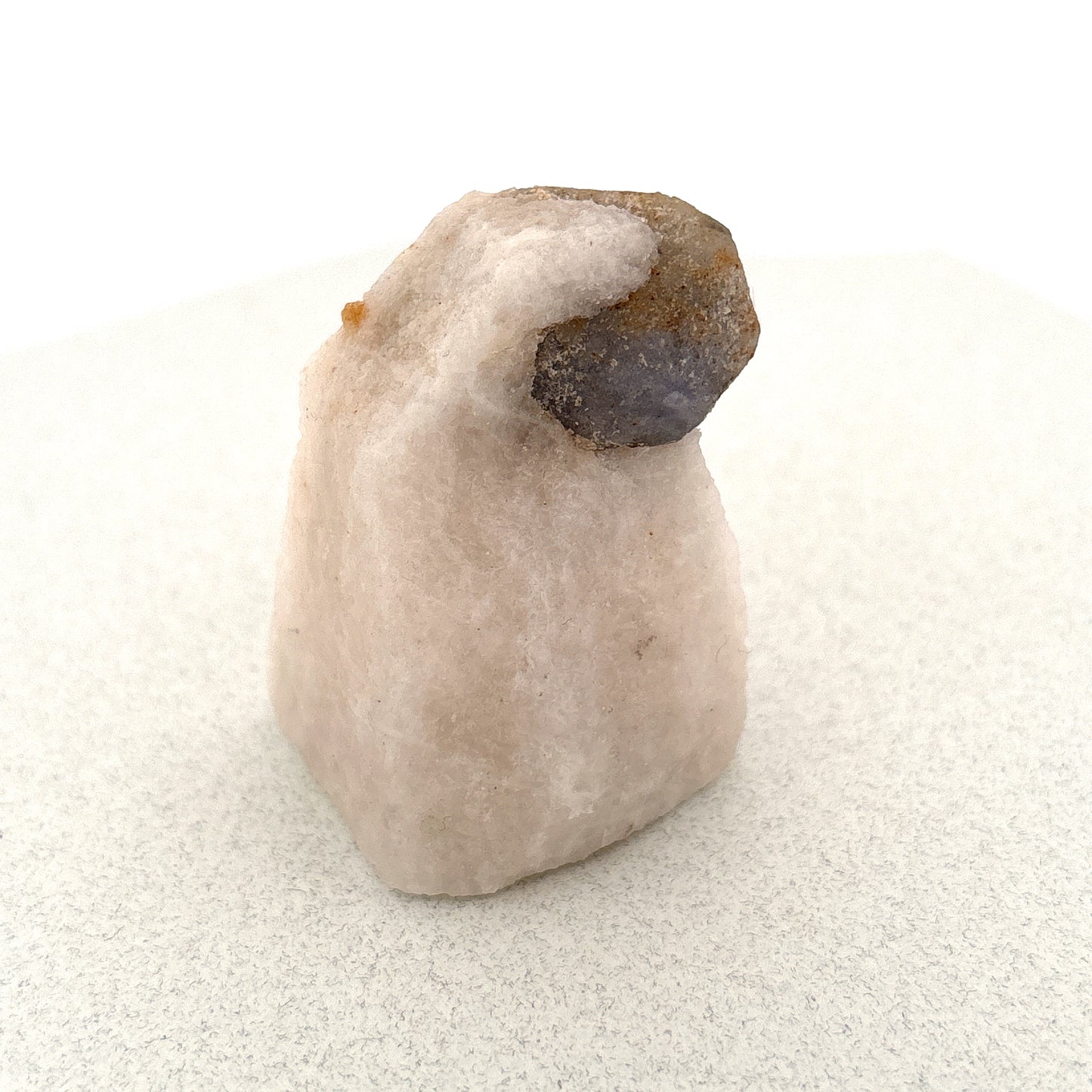 Fluorescent Hackmanite on Quartz, 71.15gr, 30x32x46mm