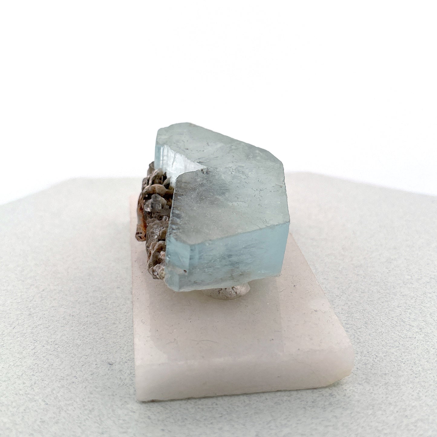 Aquamarine with Mica, Pakistan, 464.1ct, 86x40x25mm