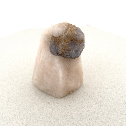 Fluorescent Hackmanite on Quartz, 71.15gr, 30x32x46mm