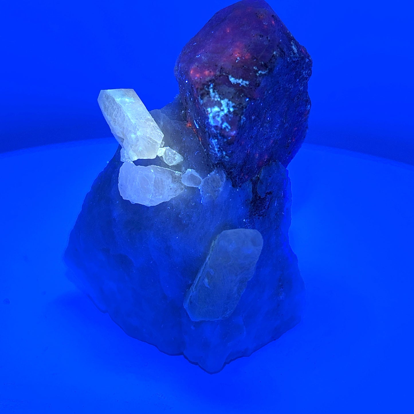 Fluorescent Hackmanite & Calcite on Quartz, Pakistan, 149.58gr