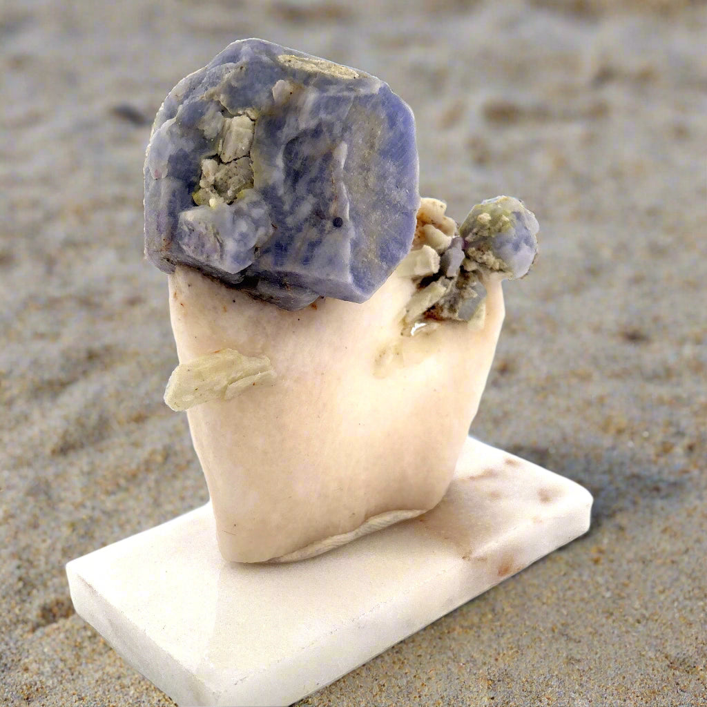 Fluorescent Hackmanite & Calcite on Quartz, Pakistan, 183.74gr