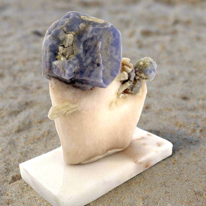 Fluorescent Hackmanite & Calcite on Quartz, Pakistan, 183.74gr