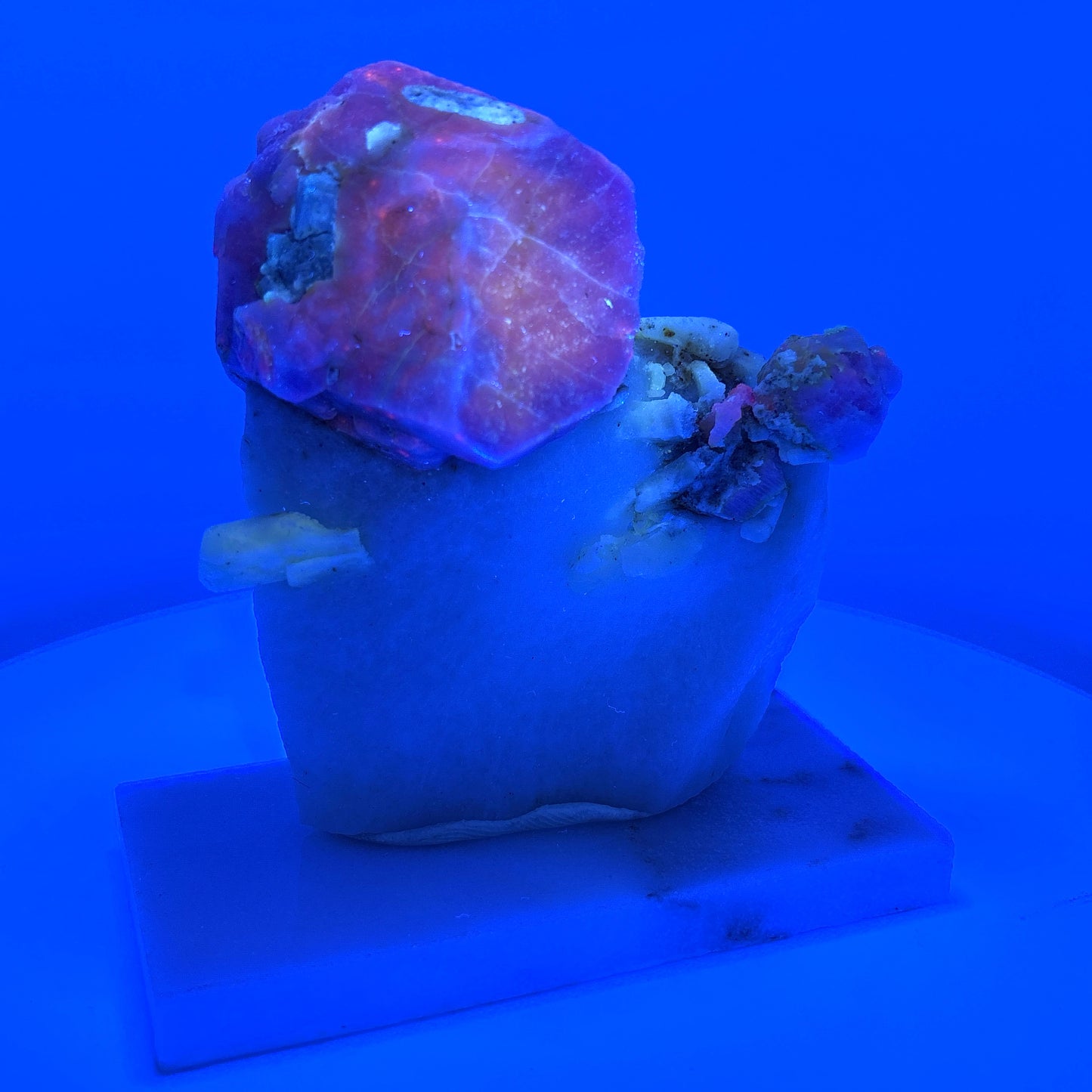 Fluorescent Hackmanite & Calcite on Quartz, Pakistan, 183.74gr