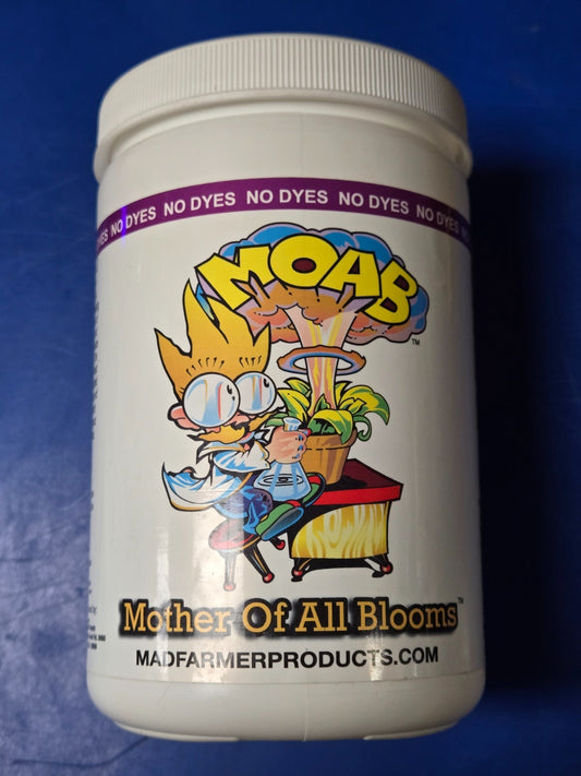 CLOSEOUT - Mad Farmer MOAB Mother Of All Blooms 1 Kilogram - 0-52-32