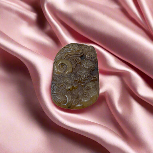 Brown Jade Dragon Pendant, 20.83gr, 47x30x7mm