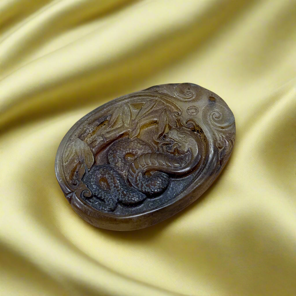Brown Jade with Snake & Bamboo Carving, 20.35gr 48x34mm