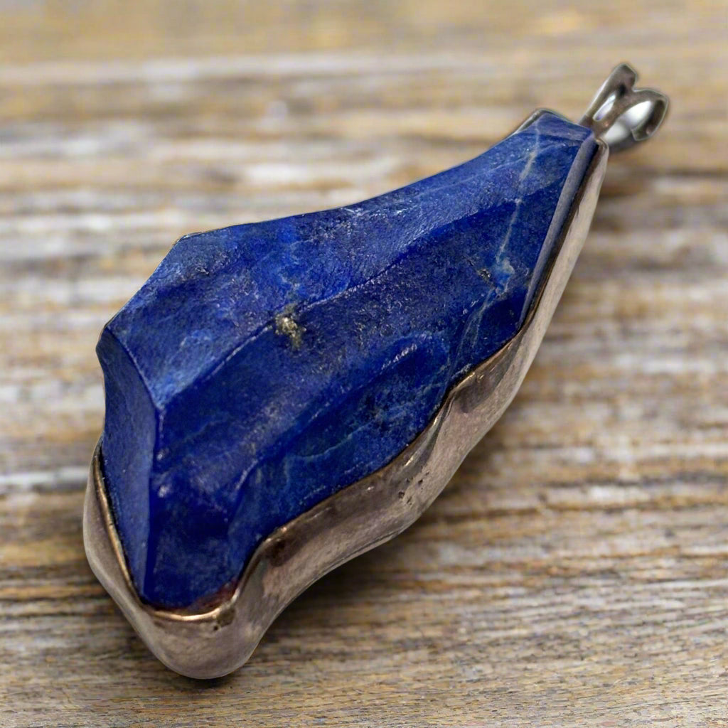 Hand Carved Lapis Pendant set in Sterling Silver, 13.58gr.