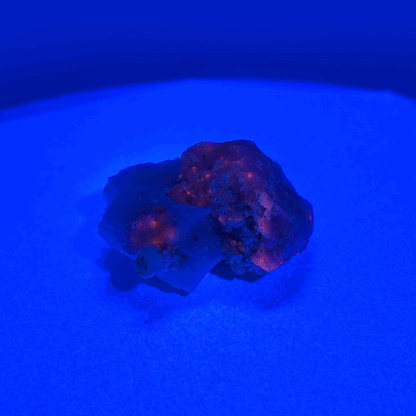 Fluorescent Hackmanite on Quartz, Pakistan, 51.64gr, 45x43x25mm