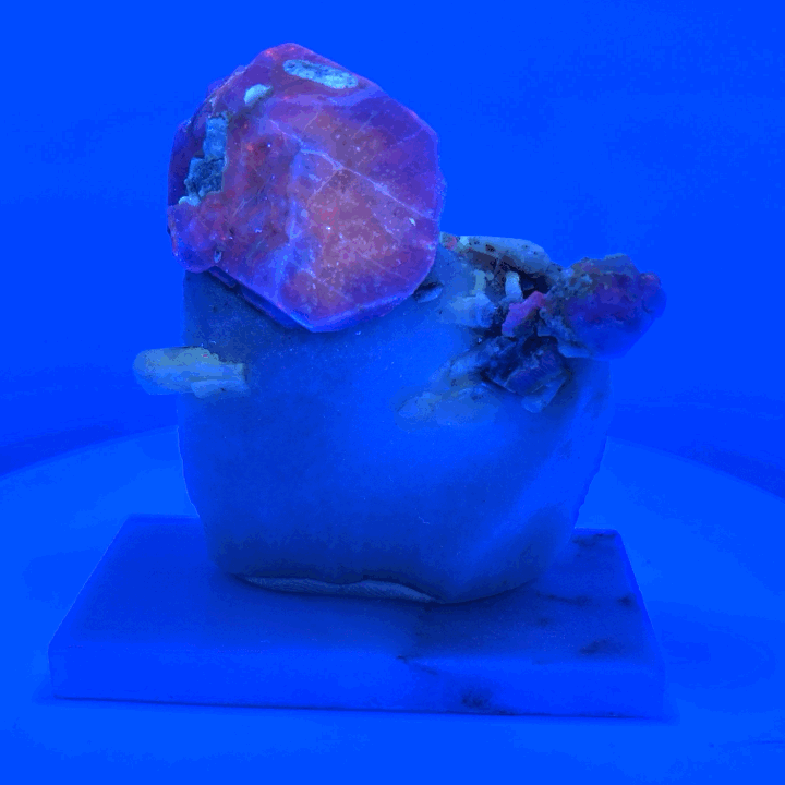 Fluorescent Hackmanite & Calcite on Quartz, Pakistan, 183.74gr