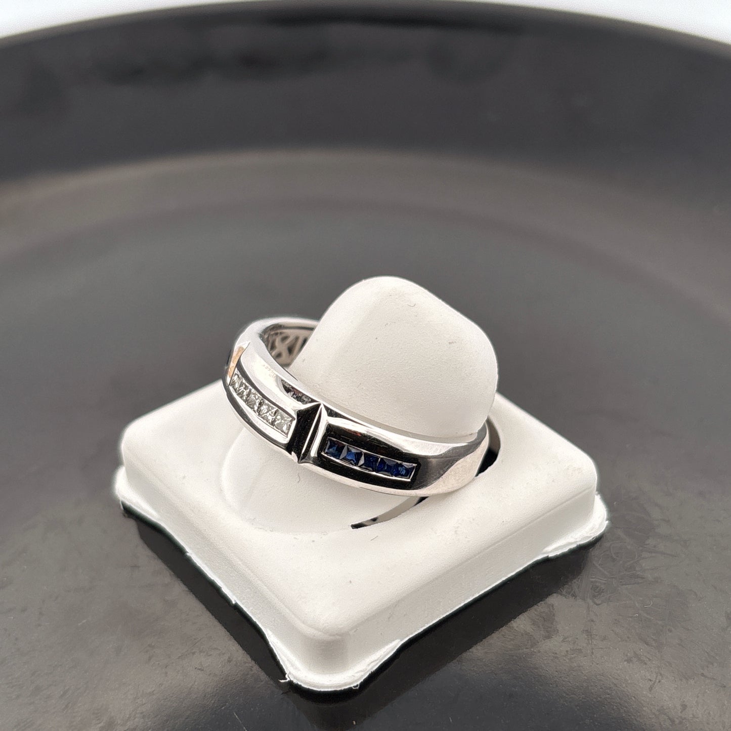 14k Mens Diamond & Sapphire Ring, 7.65gr