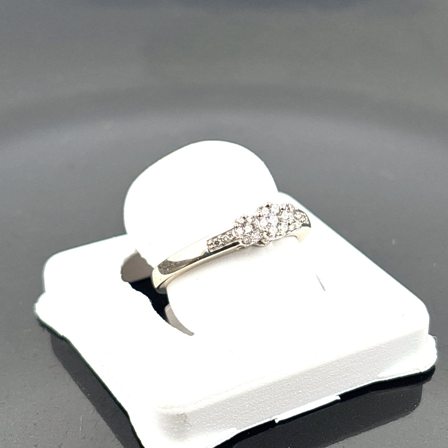 14K Diamond Ring, KL, SI1, 1/6cttw, 1.77gr Piece