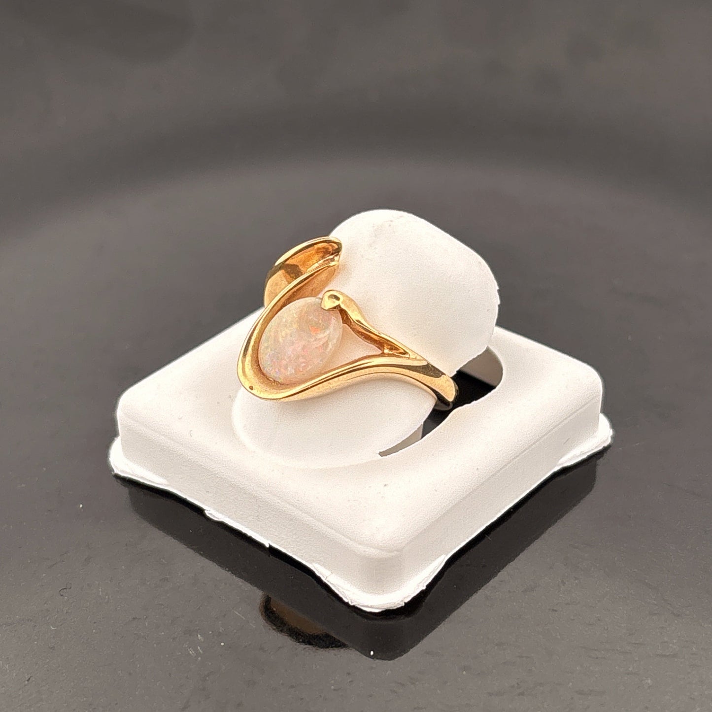 14k Ausralian Opal Ring, 10x8mm, 5.49gr, Size 6 1/2