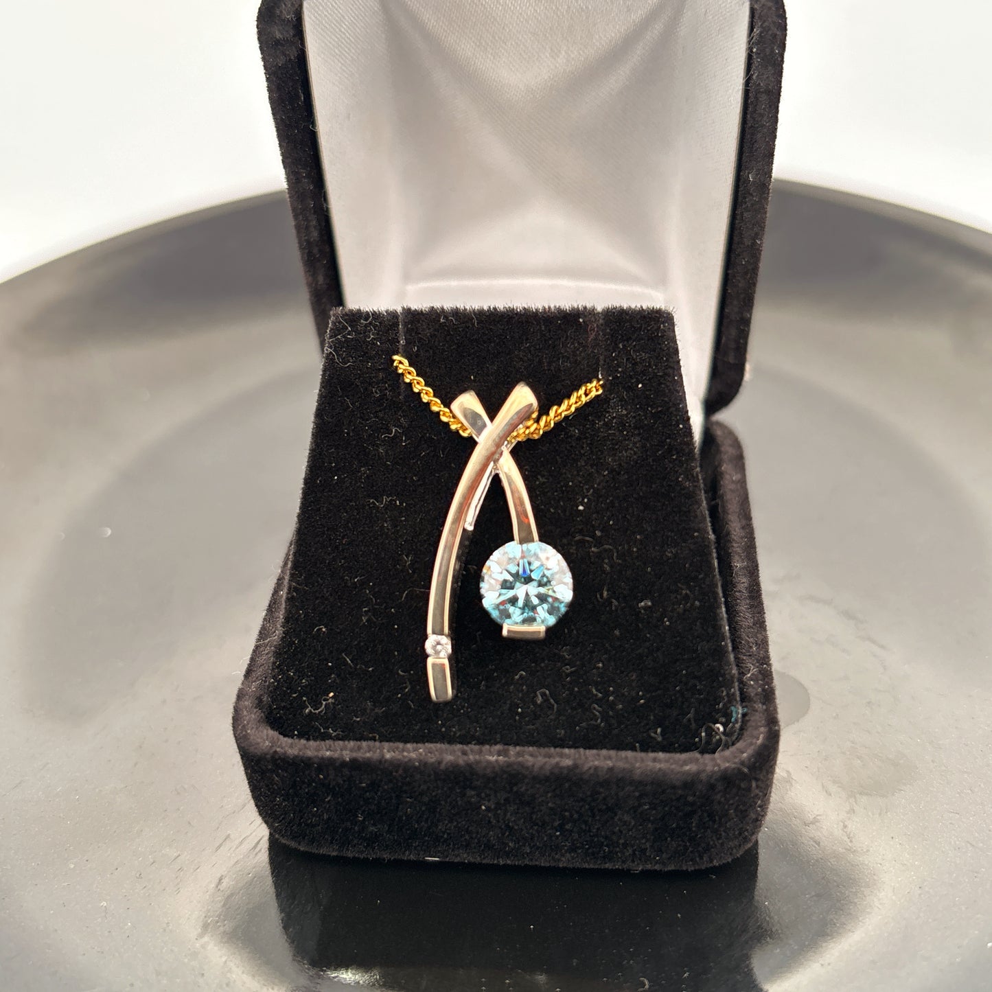 14K Certified Diamond Pendant, 1.8cttw, SI1, Blue, F, 5.05gr