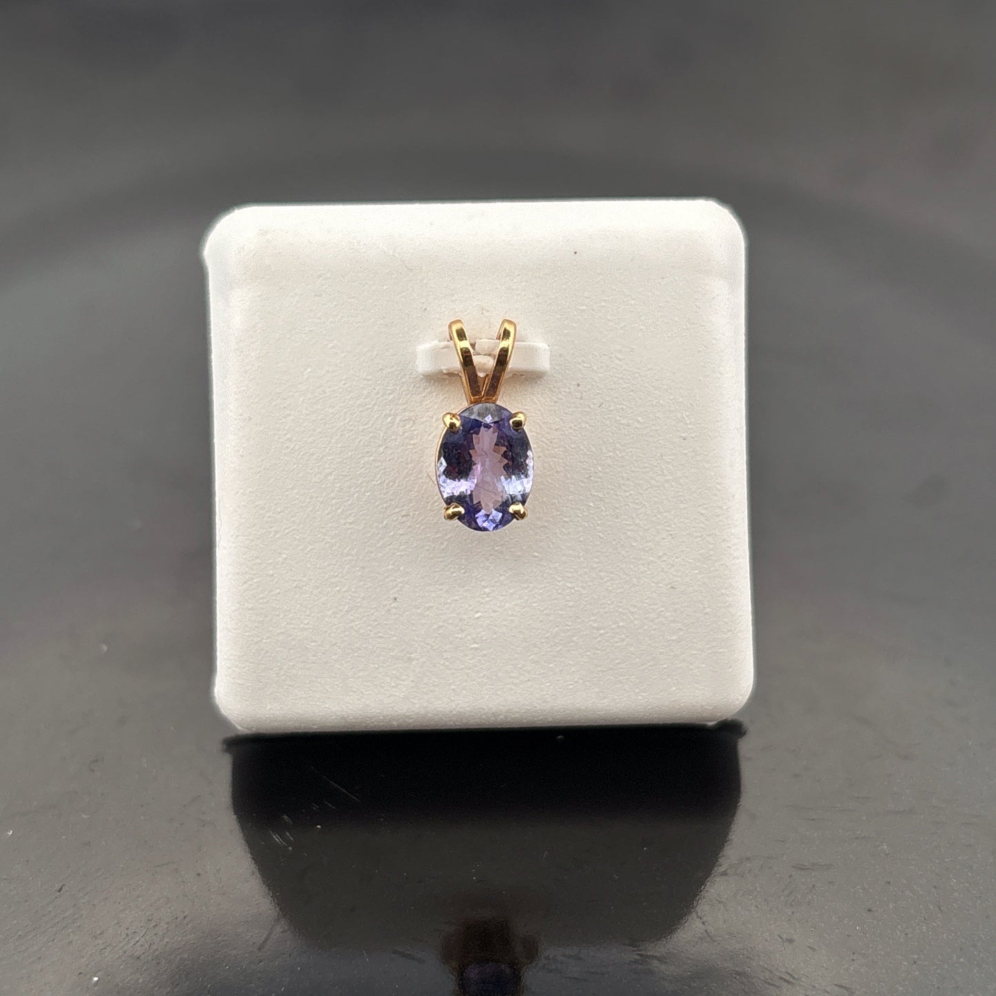 14k Tanzanite Pendant, 8x6mm - 0.74g