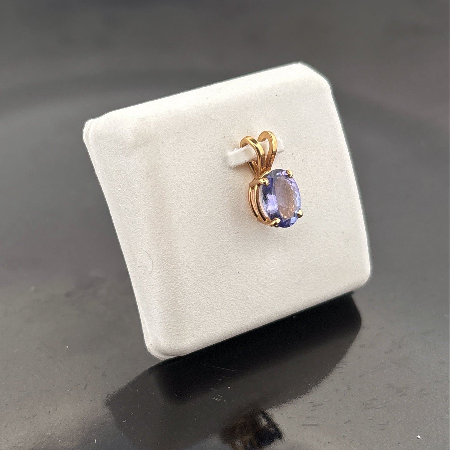 14k Tanzanite Pendant, 8x6mm - 0.74g