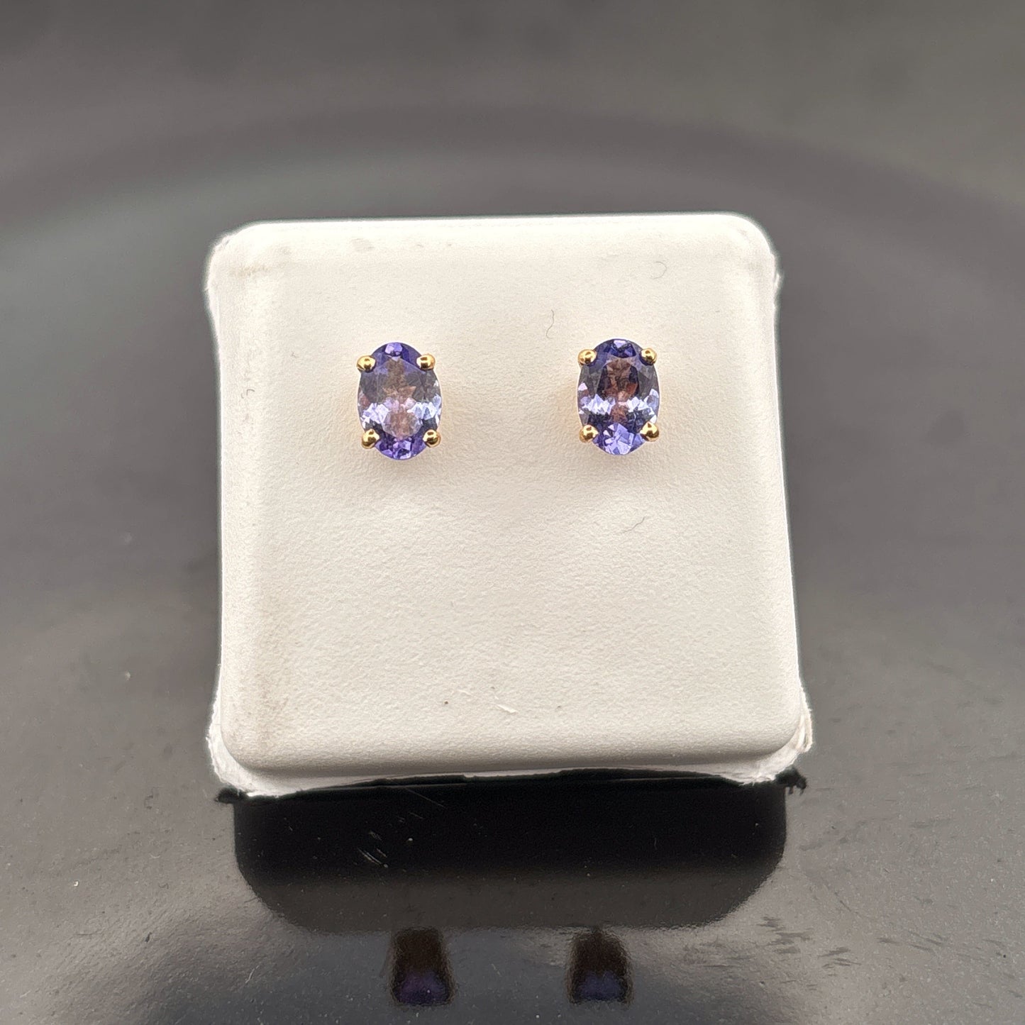 14K Tanzanite Earrings, 6.5x4.25mm - 1.16gr