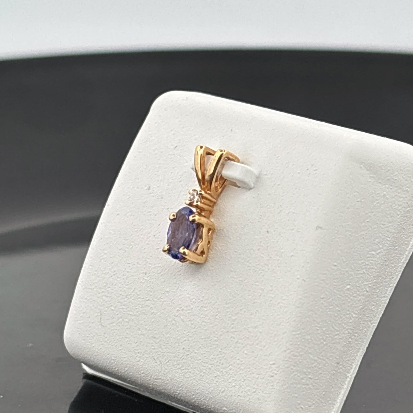 14K Tanzanite & Diamond Pendant, 0.67gr