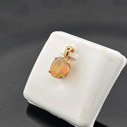 14K Etheopian Opal Pendant, 9.15x7.1mm, 1.05gr