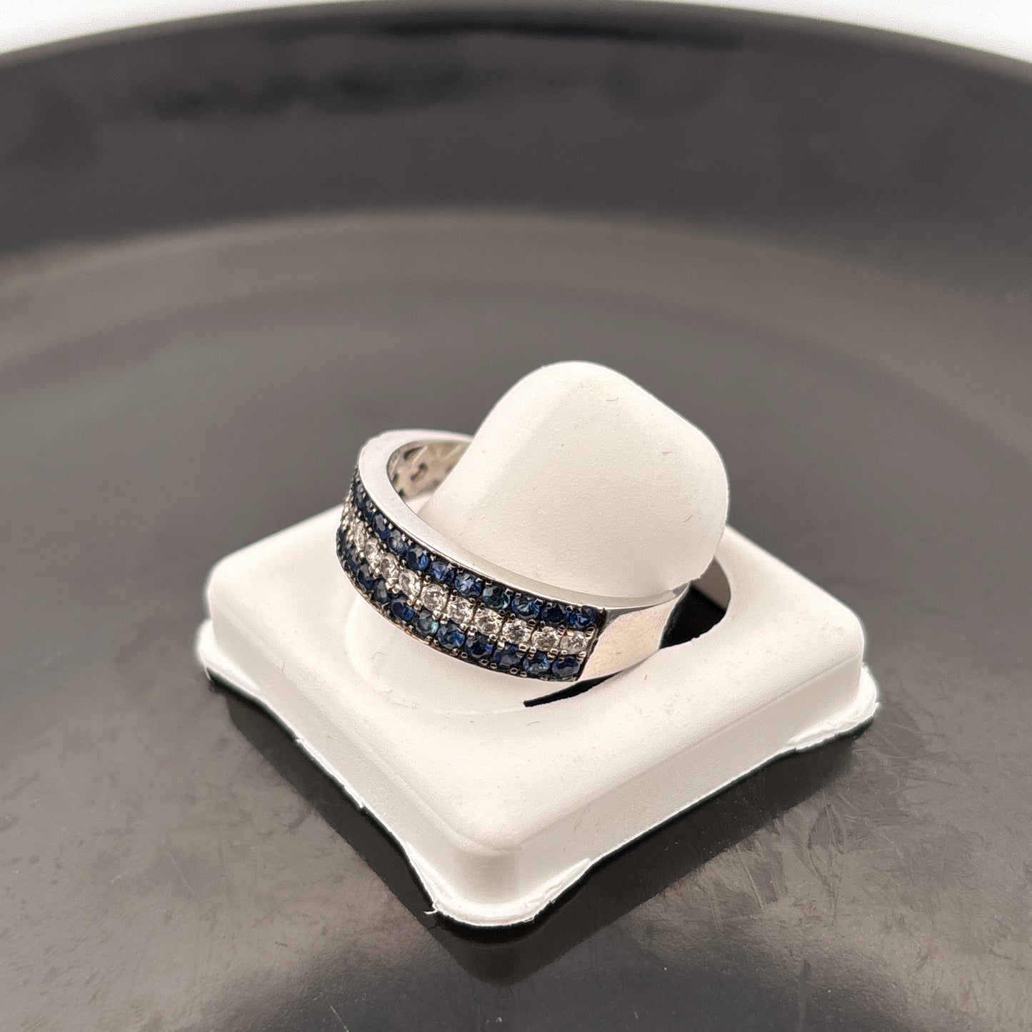 14K Diamond & Sapphire Mens Ring, 5.46gr