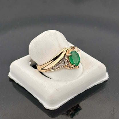 10K Natural Emerald, 7x5mm, & Diamond Melee - 3.27gr