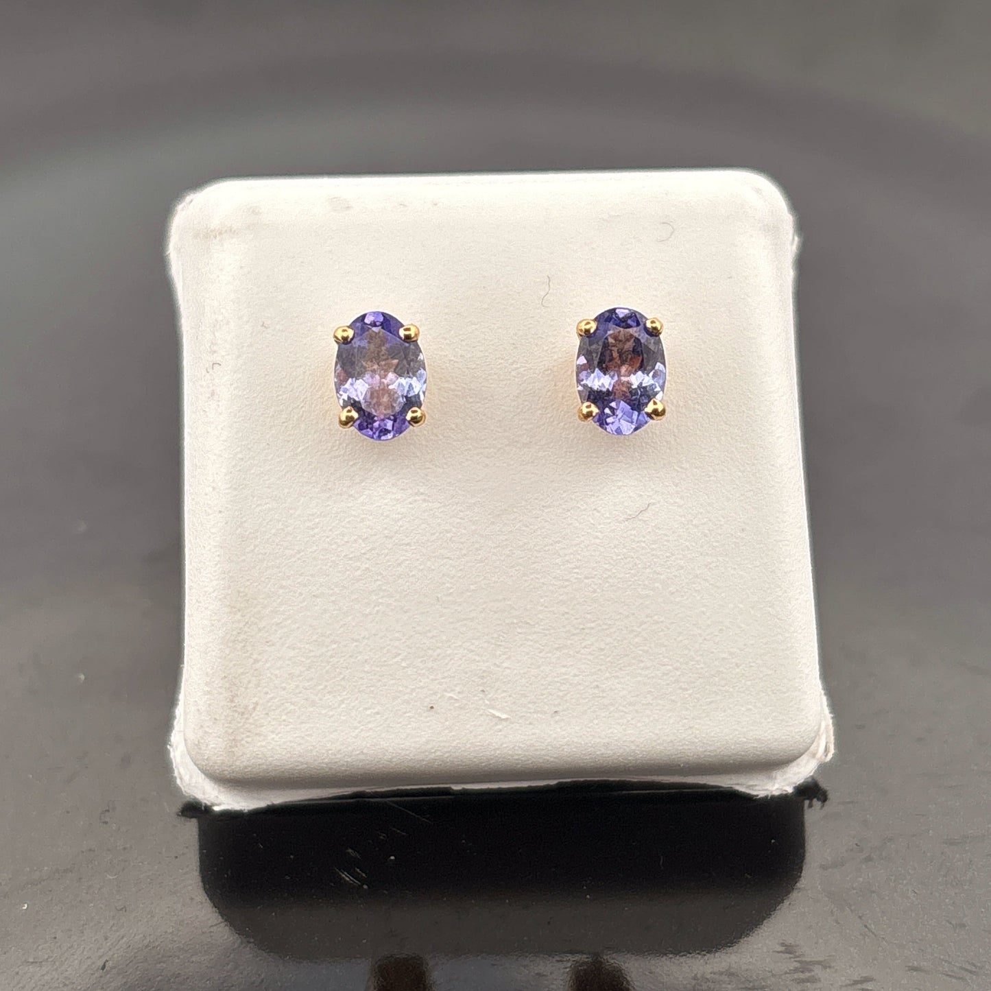 14k Tanzanite Earrings, 6x4mm, 1.05gr