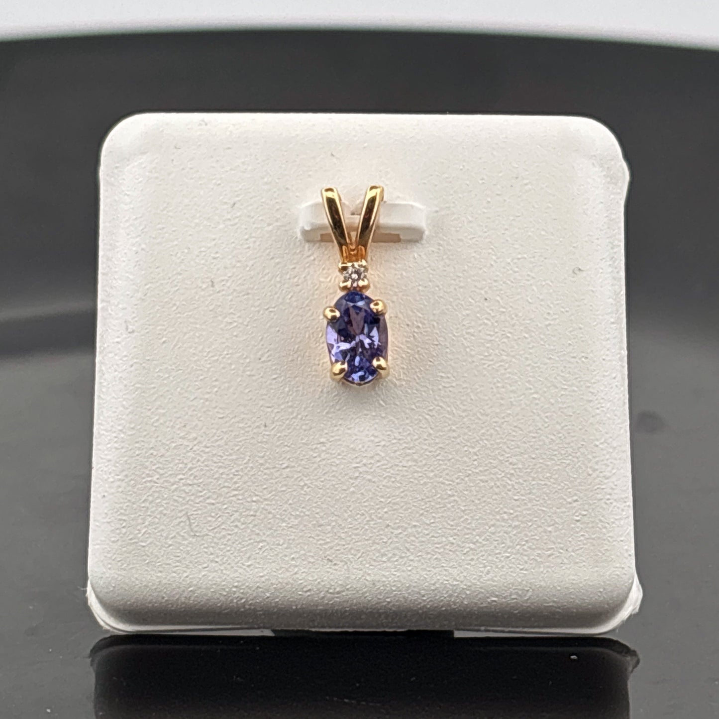 14K Tanzanite & Diamond Pendant, 0.67gr